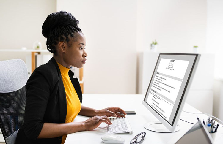 Beyond 'Write Me a Resume': 5 ChatGPT Prompts That Sound Human (and Beat the ATS)